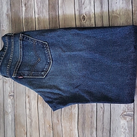 Levi's 502 dark wash regular taper sample jeans with 32.25" inseam - Picture 6 of 12